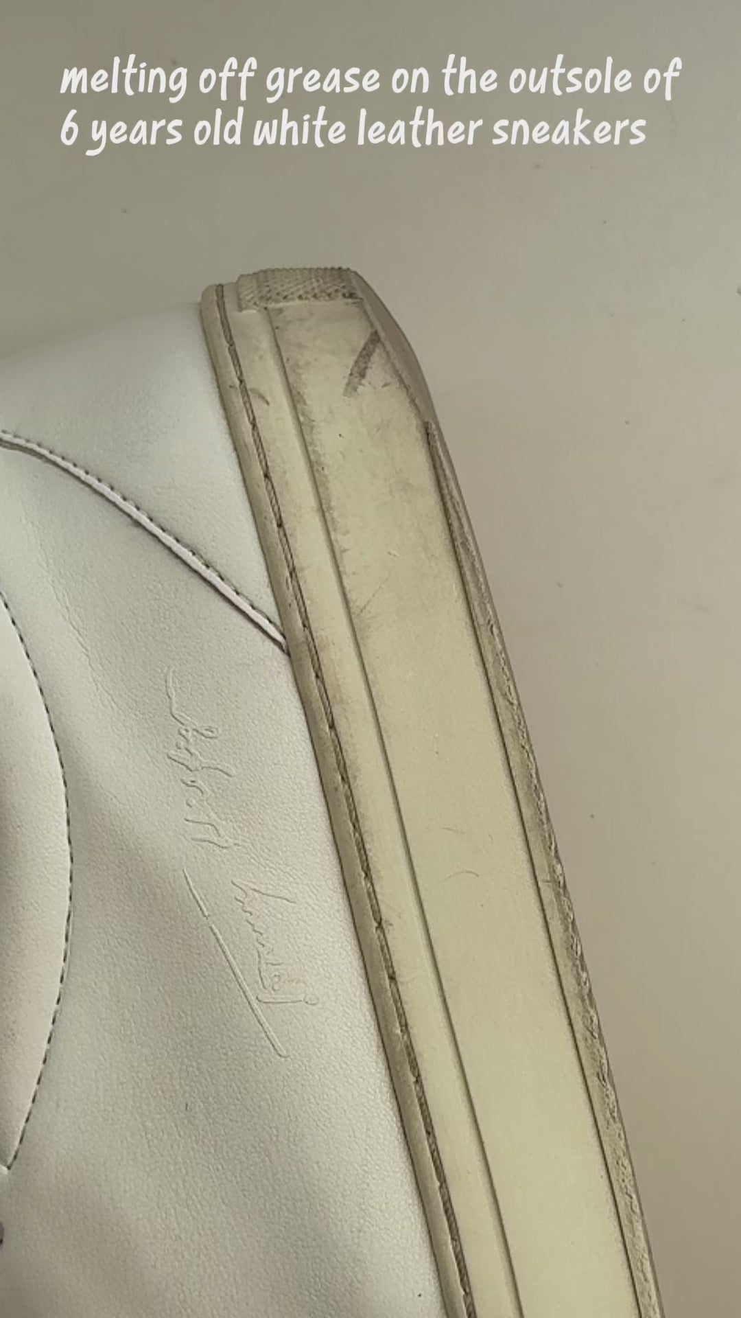 Load video: Shoemiz white leather sneakers shoe cleaner